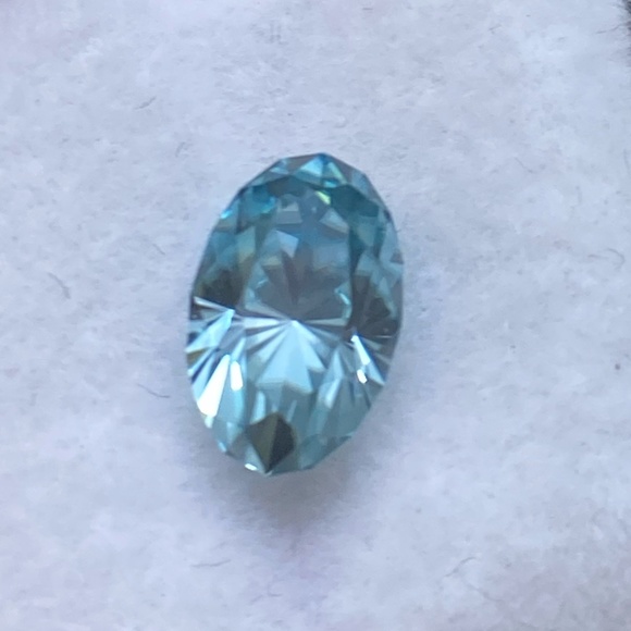 Precision Cut Blue Zircon Gemstone - Brilliant Sparkle! - Picture 5 of 8